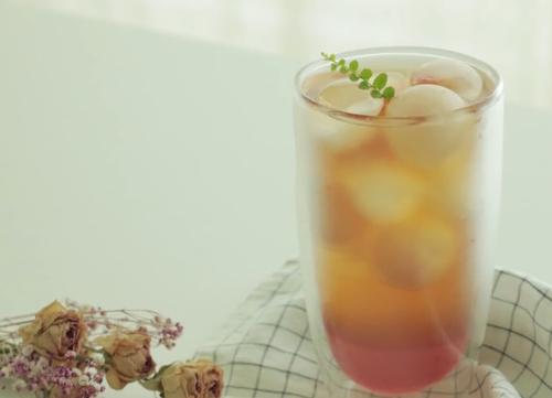 拓丰夏日果饮系列上新：一杯蜜桃红茶带你感受人生百味
